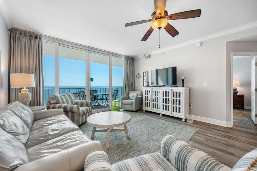 San Carlos 1404 by Youngs Suncoast